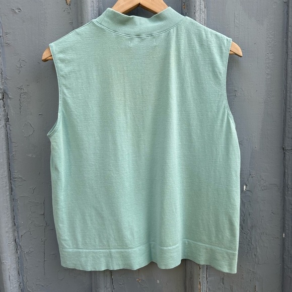 Epoque evolution sleeveless mock neck tee, size M - Picture 4 of 7